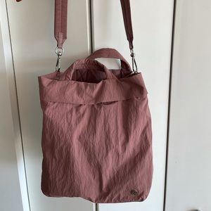 Gently-used Lulu On My Level bag